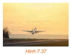Một máy bay giữ vận tốc không đổi, với độ lớn 240km/h trong suốt 2 phút đầu kể từ khi cất cánh. 