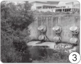 a) Nối hình nguồn nước ô nhiễm với nguyên nhân gây ô nhiễm nguồn nước đó.  b) Viết tác hại của nguồn nước bị ô nhiễm vào ô trống bên cạnh 