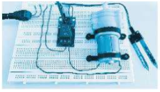  Em hãy ghi thứ tự, công và của từng bước trong quy trình lắp ráp mạch điện điều khiển sử dụng mô đun cảm biến ánh sáng vào cạnh các hình minh họa dưới đây.